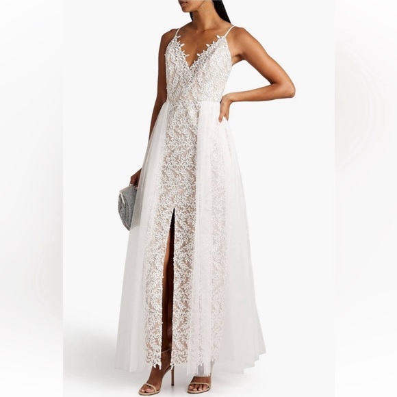 NEVER WORN NEW WITH TAGS WEDDING DRESS - Picture 1 of 5